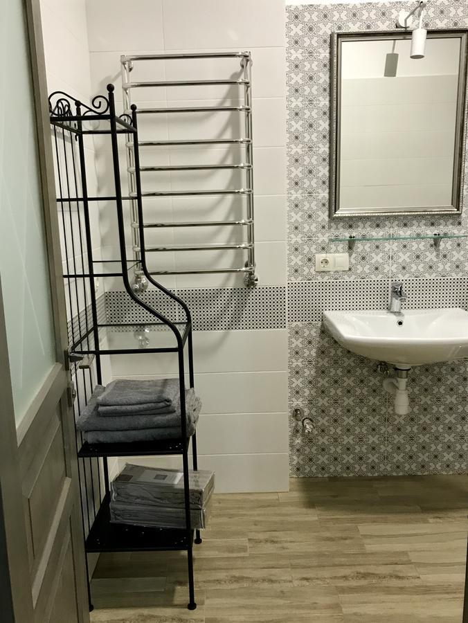 Apartment Lviv Bagian luar foto