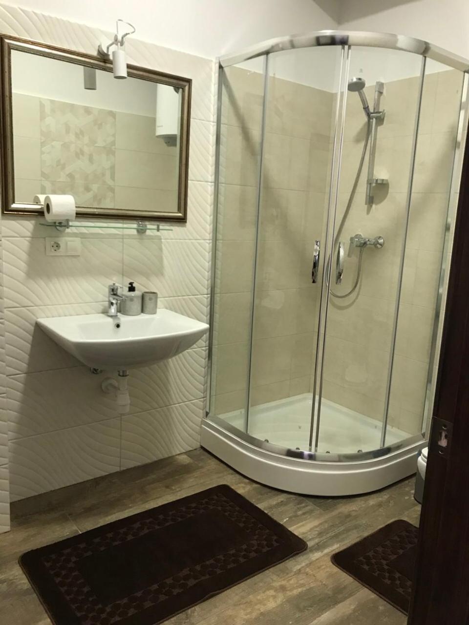 Apartment Lviv Bagian luar foto