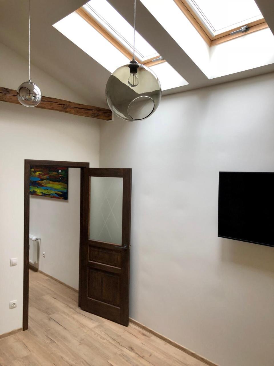 Apartment Lviv Bagian luar foto